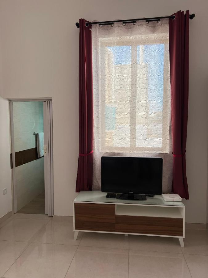 Room With Private Bathroom Сліма Екстер'єр фото