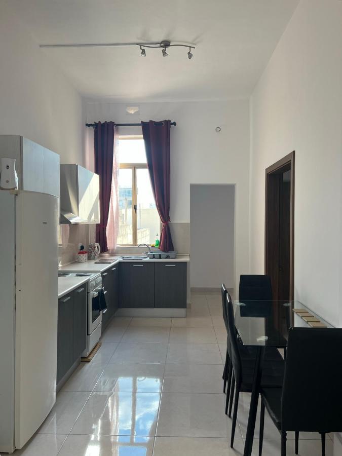 Room With Private Bathroom Сліма Екстер'єр фото